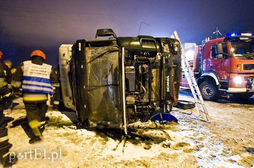 Wypadek tira na trasie nr 7. Kierowca był pijany