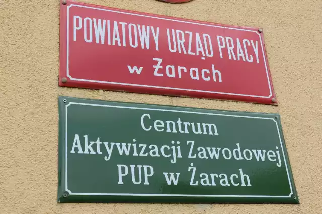 W czerwcu w Powiatowym Urzędzie Pracy zarejestrowały się 302 osoby, wyrejestrowało się 320 osób. Pomimo pandemii bezrobotnych jest mniej, niż w maju.