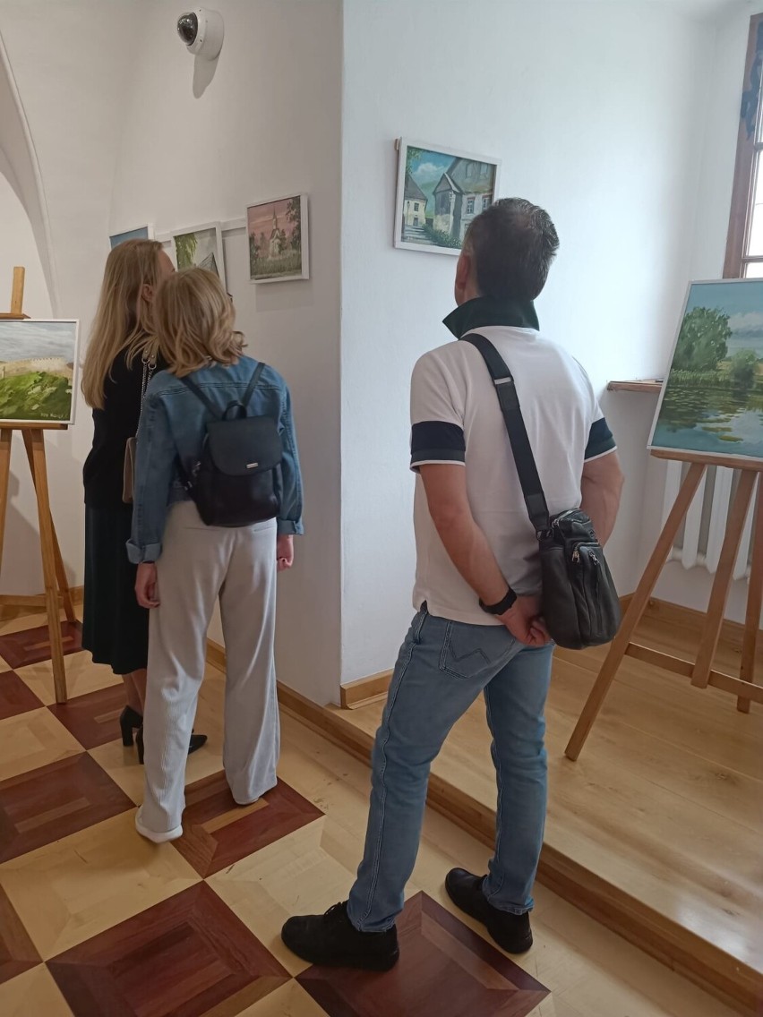 Wystawa malarstwa Krzysztofa Woźniaka w sandomierskim Ratuszu