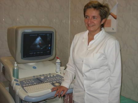 Alicja Płukis, nowa ordynator tczewskiej interny, jest zadowolona z wyposażenia w sprzęt medyczny, ale marzy się je jeszcze o tomokomputer. FOT. KRYSTYNA PASZKOWSKA