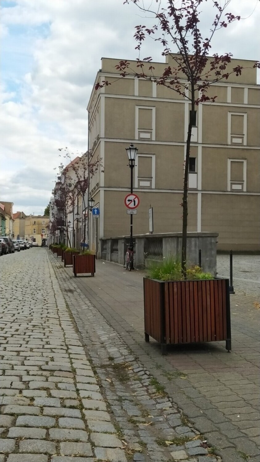 Bruk w centrum Leszna. Klimatyczne uliczki w mieście ZDJĘCIA