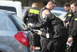 Kryminalni rywalizowali w Krakowie. Szukali śladów krwi oraz odcisków palców [WIDEO, ZDJĘCIA]