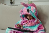 Przewodnik po czarodziejskiej krainie internetu – naucz dziecko bezpiecznego korzystania z sieci poprzez zabawę