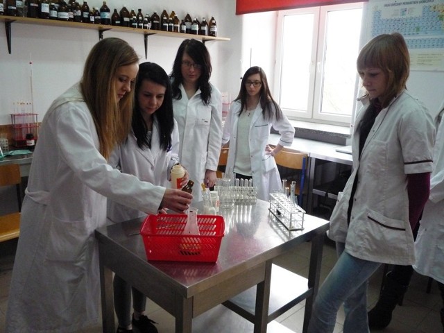 Ogromnym zainteresowaniem uczniów szkół ponadgimnazjalnych cieszyły się IV Targach Wiedzy i Umiejętności zorganizowane 9 kwietnia  w Medycznym Studium Zawodowym w Chełmie.