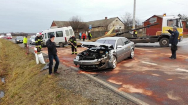 Zderzenie audi z peugeotem