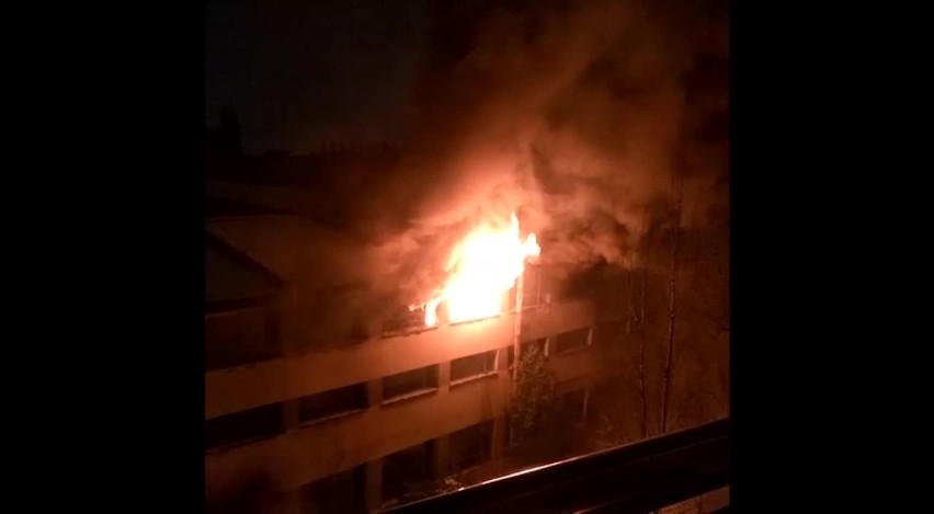 Pożar na terenie ZNTK w Poznaniu. Płonie pustostan