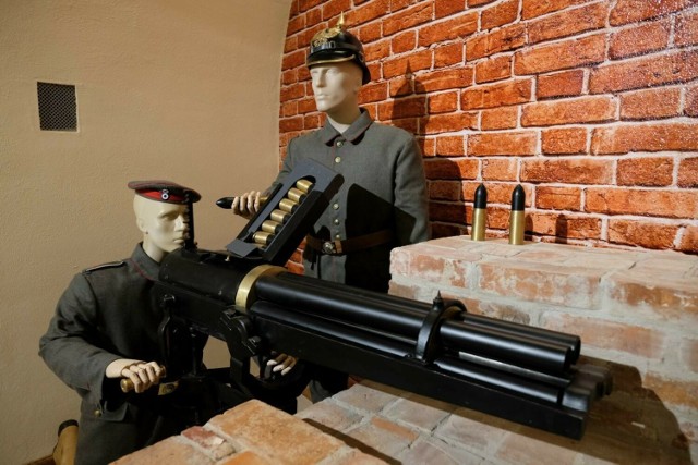 Model armaty rewolwerowej Hotchkissa w Muzeum Twierdzy Toruń