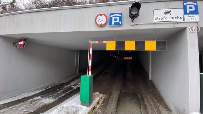 Wiele wskazuje na to, że na terenie parkingu staną parkomaty...