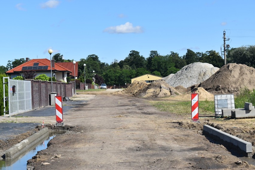 W Dobrzycy ruszyła budowa dróg gminnych na osiedlu