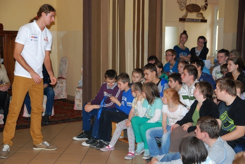 Młodzież z Wodzisławia spotkała się ze znanym sportowcem
