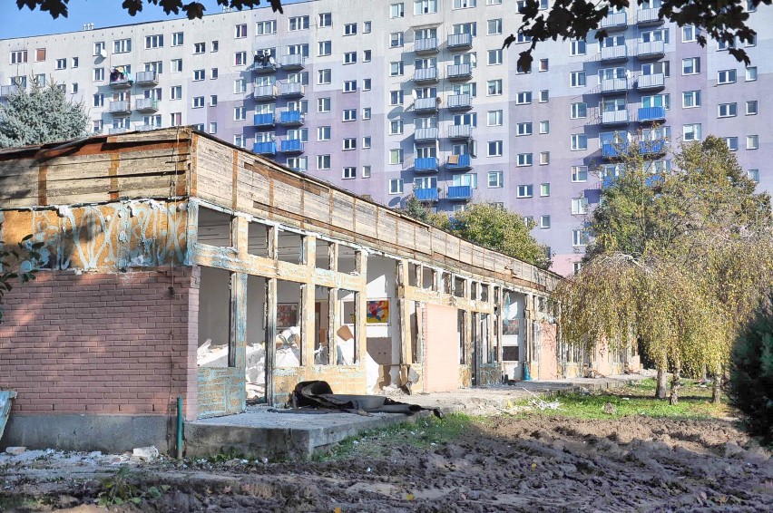 Na osiedlu Nowe Miasto trwa wyburzanie budynku dawnego przedszkola