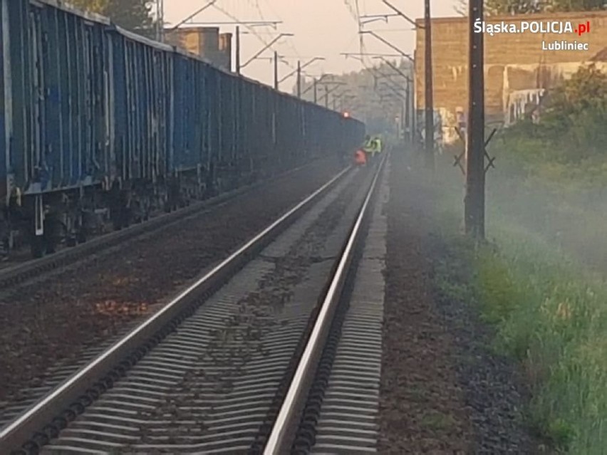 Lubliniec: śmiertelne potrącenie w rejonie przejazdu kolejowego. Nie żyje 27-latek [ZDJĘCIA]
