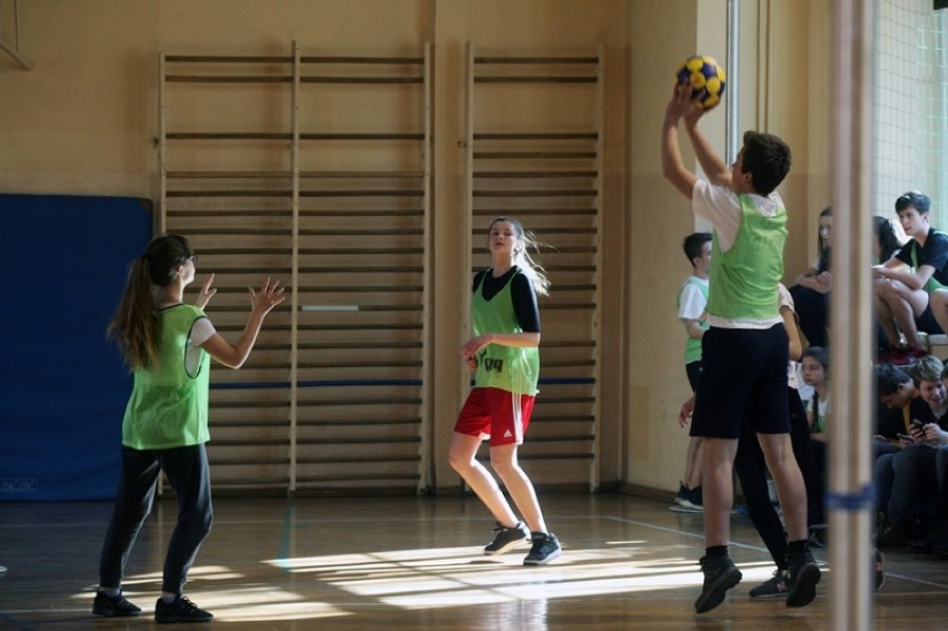 Trening korfballu uczniów I Liceum Ogólnokształcącego w Legnicy [ZDJĘCIA]