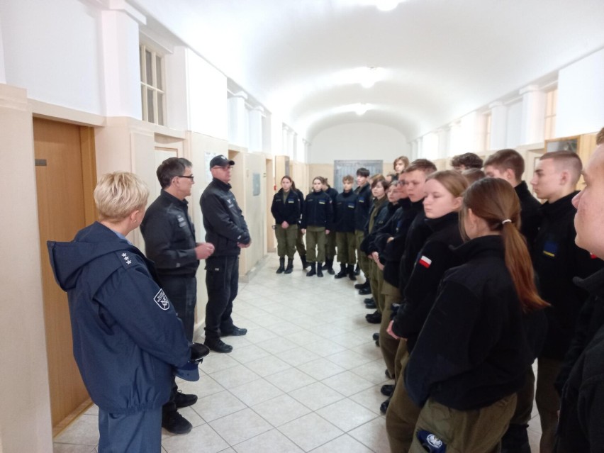 Licealiści w ZK w Sztumie. Może w przyszłości wstąpią do Służby Więziennej. ZDJĘCIA
