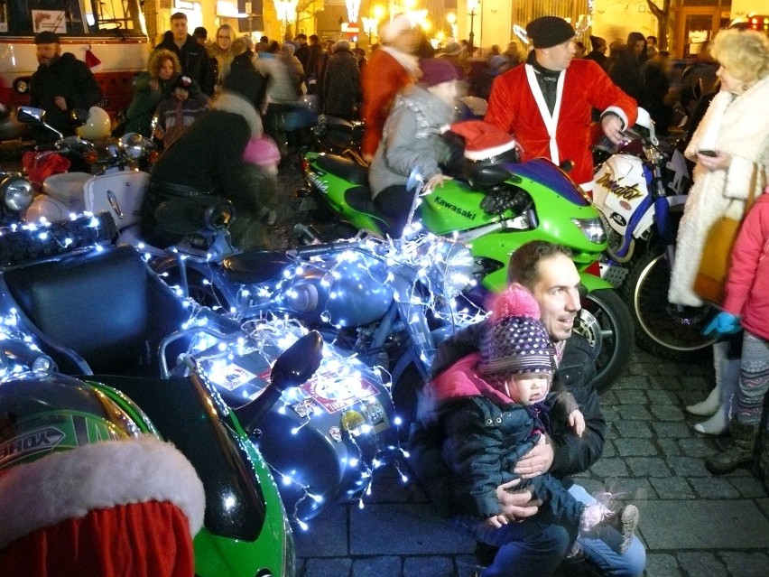 Rynek zapełnił się MOKołajami