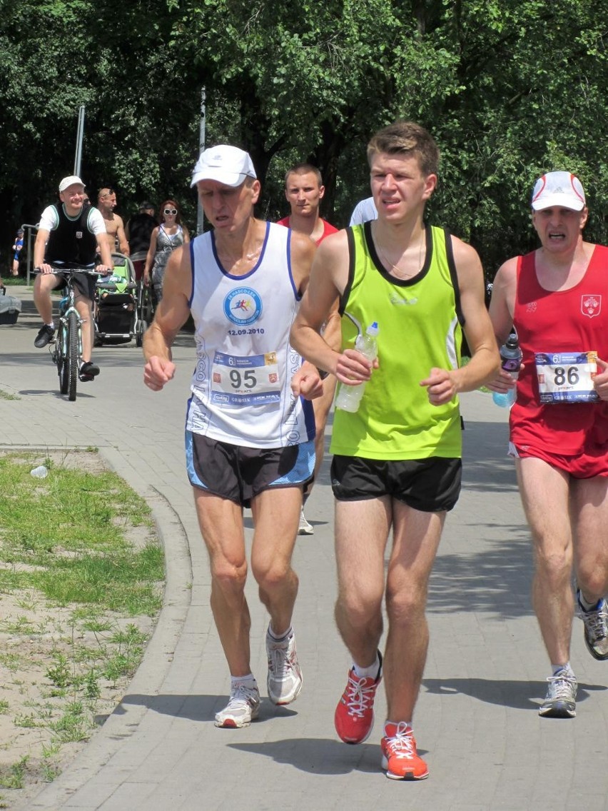 Ryszard Płochocki wygrał VI Maraton Ostrowski, a Witold Olejniczak pobiegł po raz setny [ZDJĘCIA]