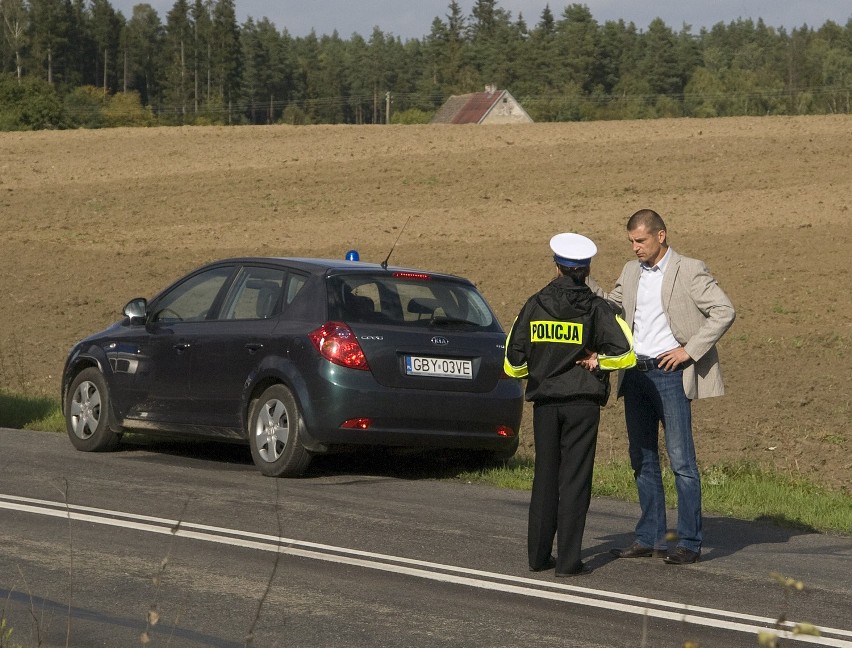 Wypadek policjantów. Jeden z nich uciekł