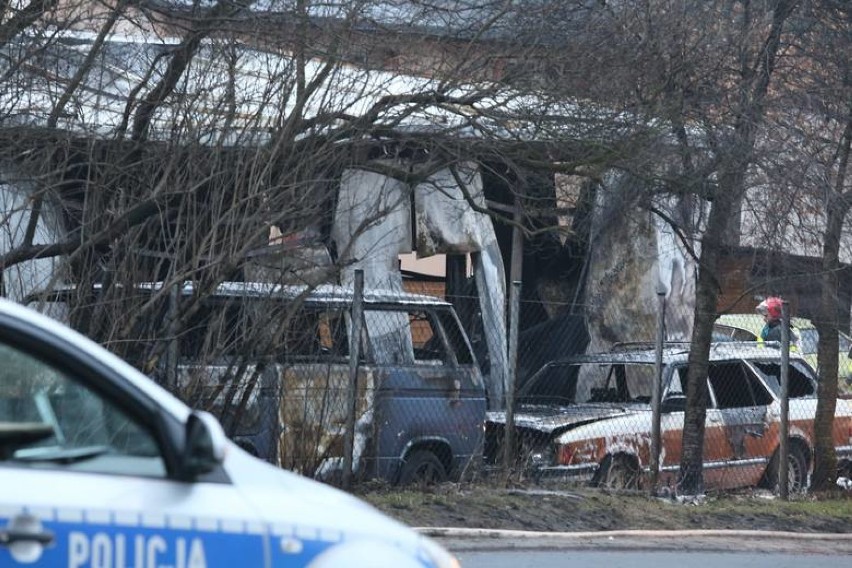 Katowice: Pożar w warsztacie samochodowym. To był wybuch [ZDJĘCIA]
