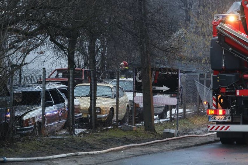 Katowice: Pożar w warsztacie samochodowym. To był wybuch [ZDJĘCIA]