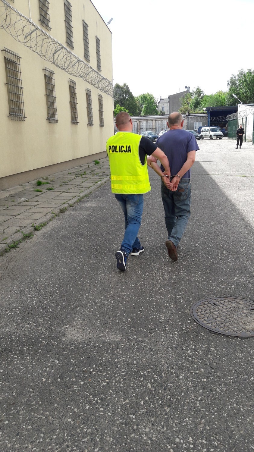 Wyłudzanie kredytów w Piotrkowie, policja zatrzymała dwóch...