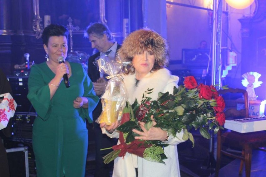 Halina Frąckowiak zaśpiewała kolędy w Pakości [zdjęcia]