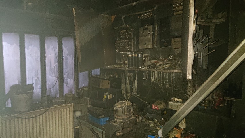 Pożar garaży na ul. Legionów w Tomaszowie