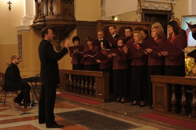 "Sanctus" - koncert Chóru Towarzystwa Śpiewaczego im. S. Moniuszki w kolegiacie pw. św. Lamberta w Radomsku