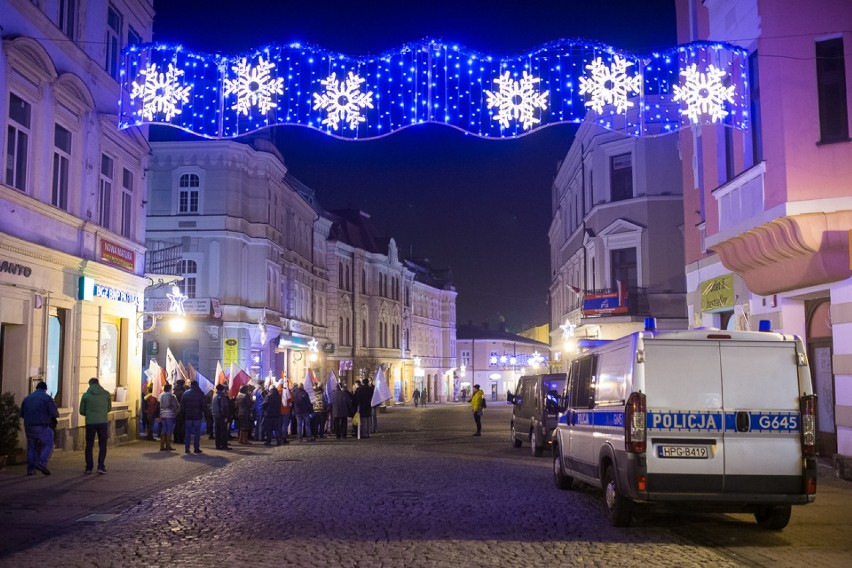 Tarnów. Protest w obronie wolnych mediów [ZDJĘCIA]