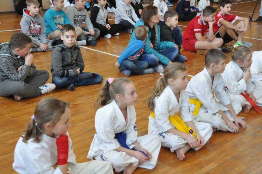 Akademia Karate w Skarżysku jest… pełnoletnia! Dużo atrakcji w czasie ferii 