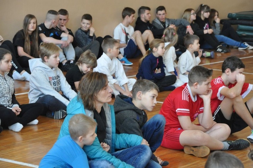 Akademia Karate w Skarżysku jest… pełnoletnia! Dużo atrakcji w czasie ferii 