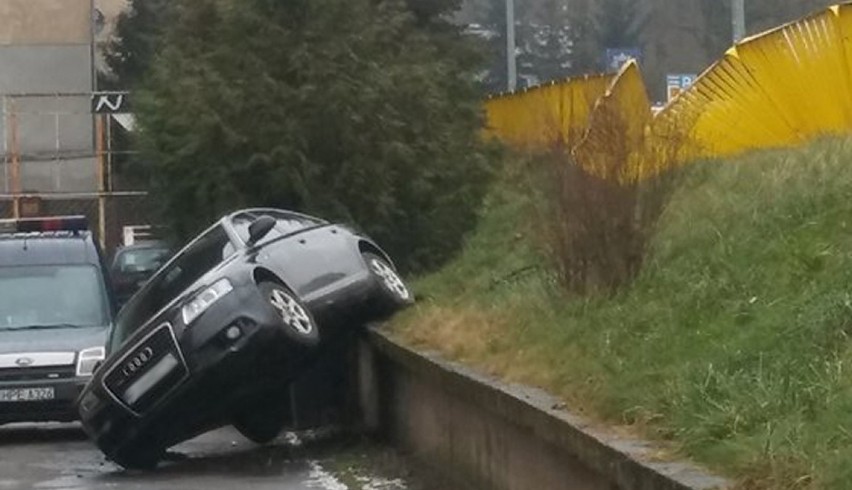 Wszystko wydarzyło się w środę 17 stycznia. Kierujący audi...