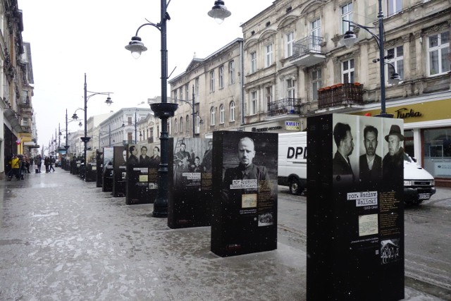 Wystawa na Piotrkowskiej pt. „Niech polska ziemia utuli ich do spokojnego snu. Ekshumacje i identyfikacje ofiar terroru komunistycznego”