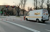 Świdnica: malują i odnawiają pasy na ulicach miasta