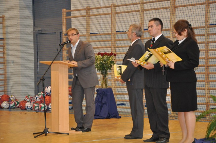 Inauguracja roku szkolnego 2011/2012 w Zespole Szkół Ponadgimnazjalnych [ZDJĘCIA]