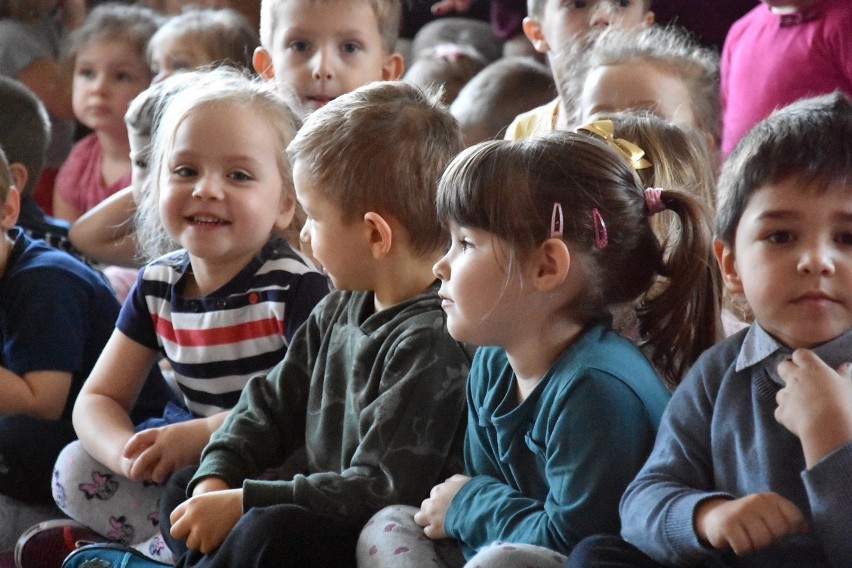 Przedszkolaki z trójki zaprosiły na jasełka (FOTO)