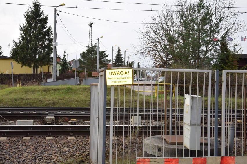 Przejście przez tory na ul. Sikorskiego w Pruszczu. Dlaczego tak trudno je zbudować?