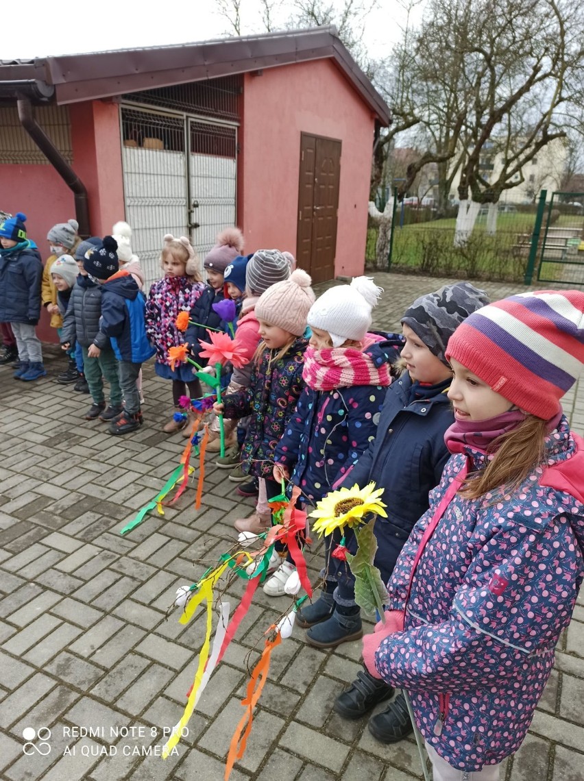 Maluchy z Przedszkola nr 3 w Oleśnicy przywitały wiosnę (ZDJĘCIA) 