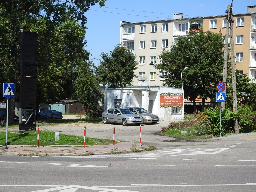 Łomża. Miasto chce przejąć działkę od spółki skarbu państwa i wybudować miejsca parkingowe