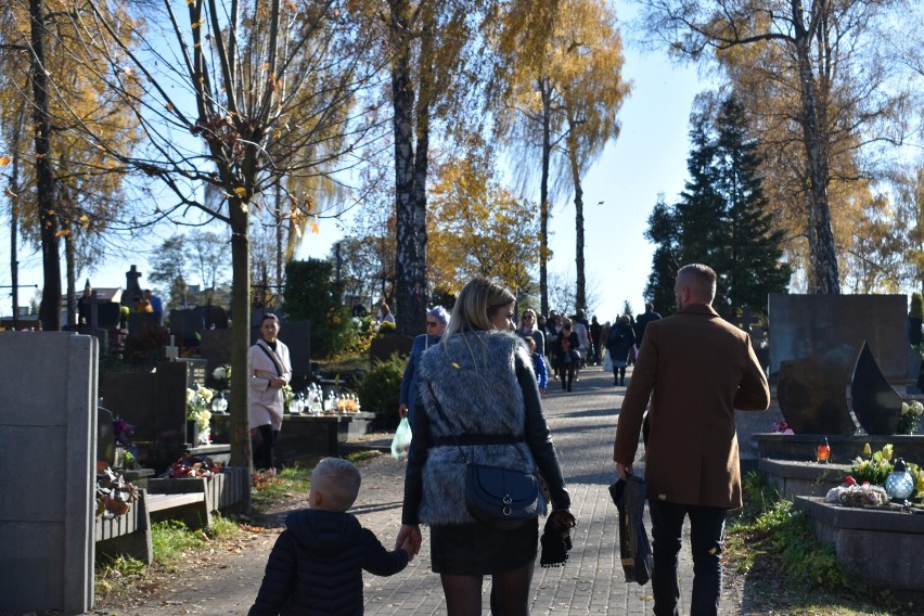 Tłumy mieszkańców na olkuskim cmentarzu