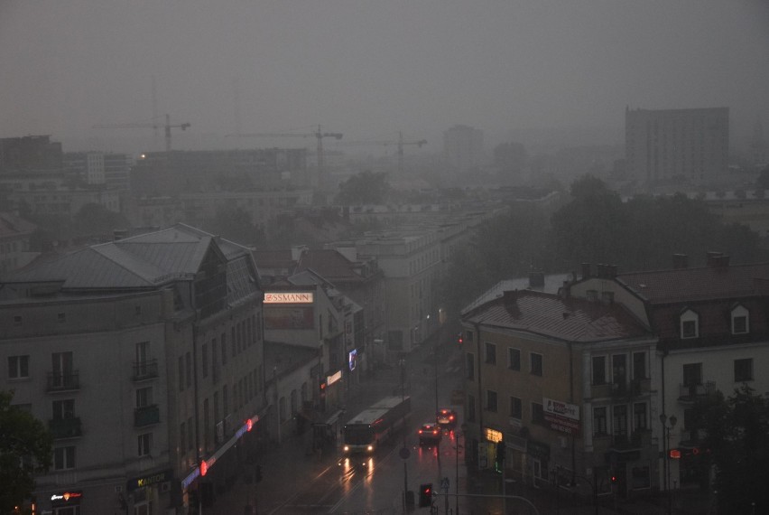 Ale lunęło! Burza w Białymstoku. Nawałnica przeszła przez nasze miasto [28.05.2019] (zdjęcia)