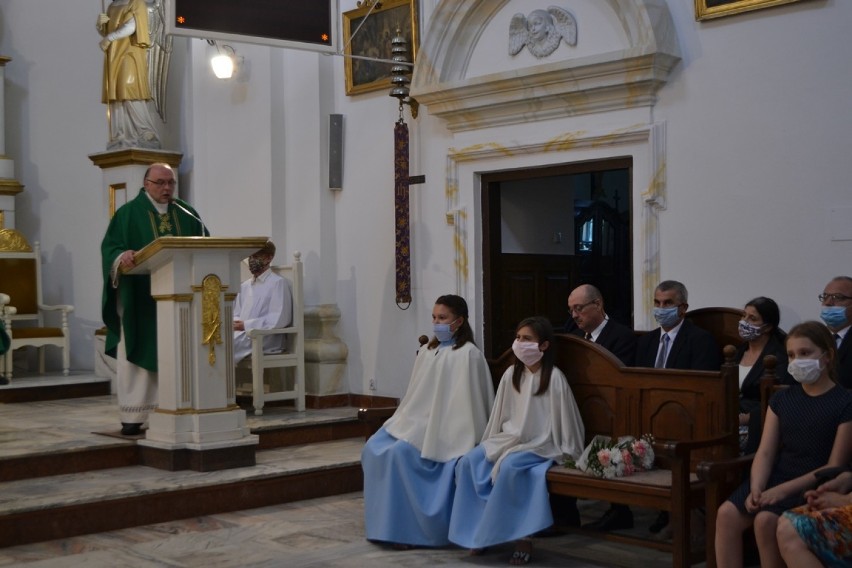 Zmiany w parafii pw. św. Mikołaja w Urzędowie. Zobacz zdjęcia z pożegnania ks. proboszcza Edwarda Kozyra i ks. Piotra Latocha