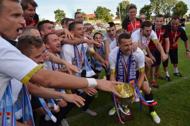 W finale Pucharu Polski WZPN lepsza była trzecioligowa Polonia, która wygrała z Obrą 3:1.