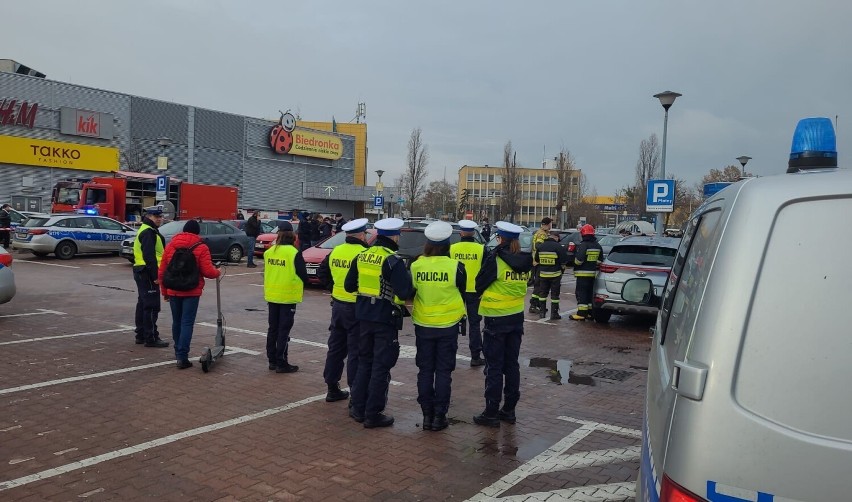 Z nieoficjalnych ustaleń wynika, że w samochodzie marki...