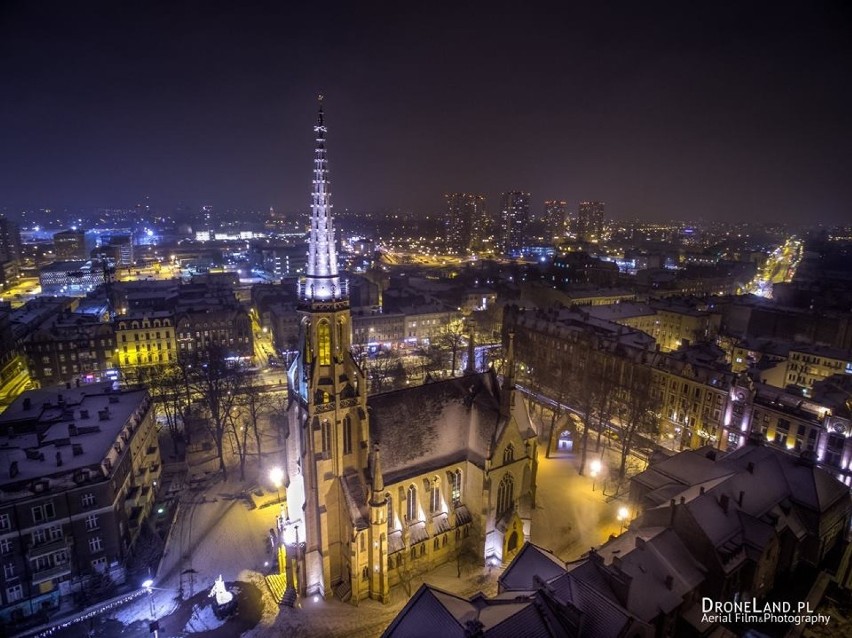 Jak wyglądają Katowice nocą z lotu ptaka? Teraz już możecie...