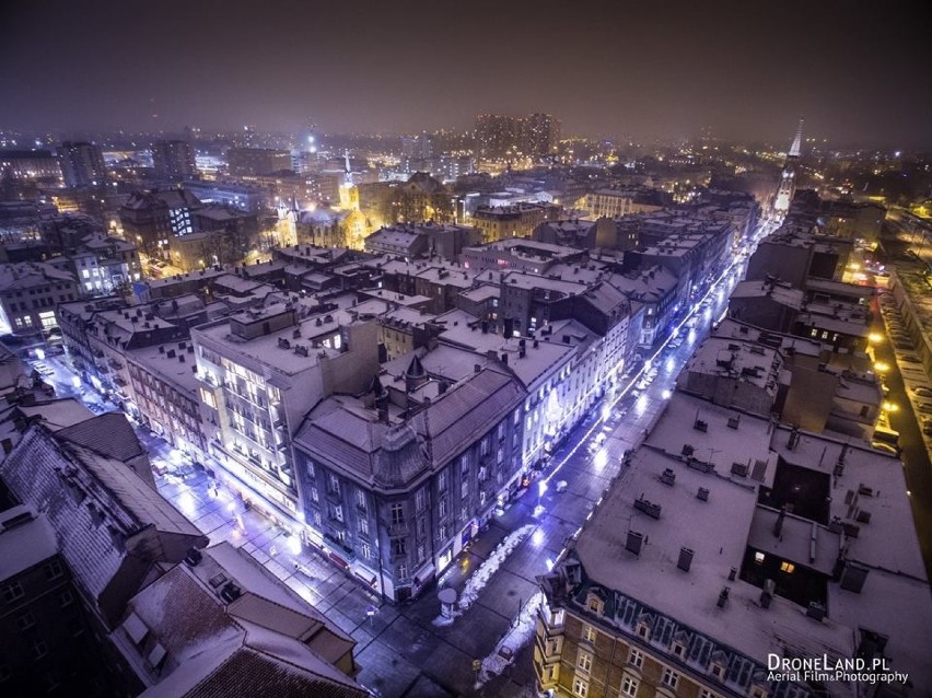 Jak wyglądają Katowice nocą z lotu ptaka? Teraz już możecie...