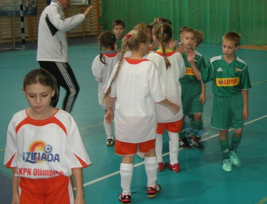 Piłkarki Olimpico Malbork grały w turniejach halowych w Luzinie i Ornecie