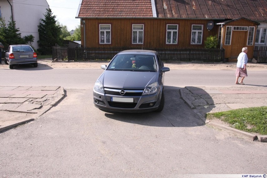 Wypadek w Wysokiem Mazowieckiem. Auto uderzyło w kobietę pchającą wózek