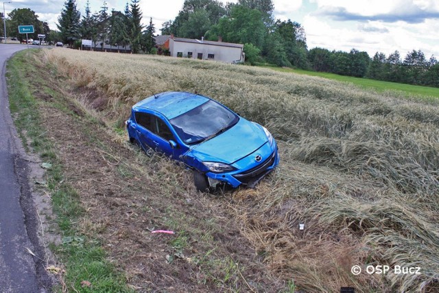 Gmina Przemęt. Samochód wylądował w rowie. Jedna osoba poszkodowana