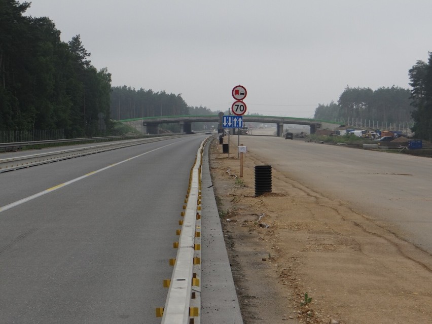 Powstaje kolejny betonowy odcinek A1 koło Radomska. Kiedy...