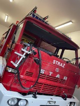 Strażacy z Grzebieniska szybko naprawili wóz po kolizji, by dalej pomagać 